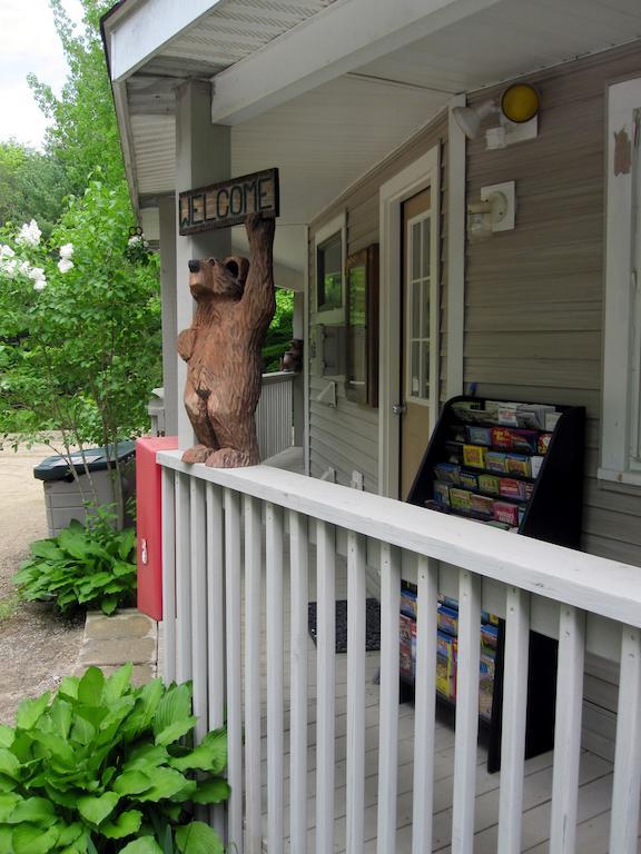 Bear Tree Lodge Weirs Beach Exterior photo